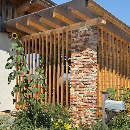 Stela * Spisske Tomasovce