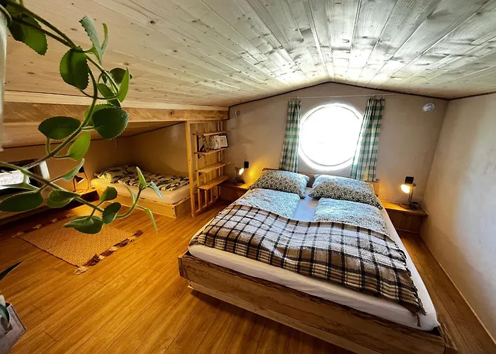 Stela * Spišské Tomášovce